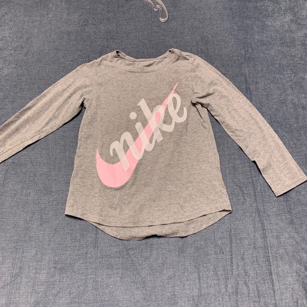 Nike T Shirt Girls 6X Heather Gray Graphic Logo Long Sleeve Crew Neck Pullover